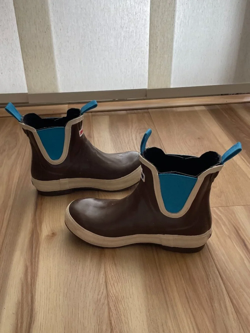 Xtratuf Salmon Sisters Brown Puffin Blue Legacy Deck Boot Size 7